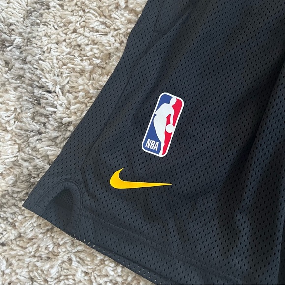 ✔️ NWT✔️ NIKE Golden State Warriors NBA Mesh Shorts - Picture 4 of 9